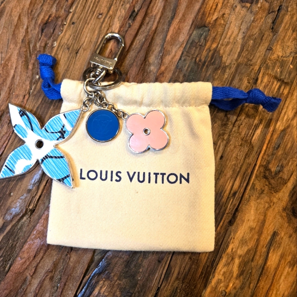 #48 Louis Vuitton Epi Aqua Flower Charm
